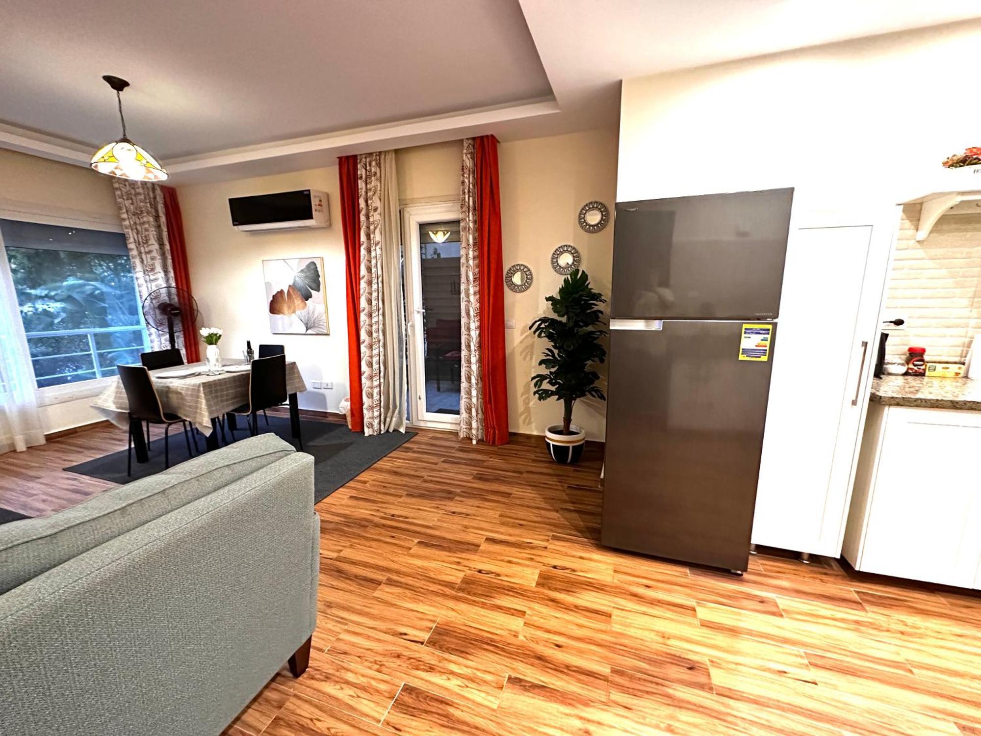 Apartman Rated 1bedroom In Karma Compound Sheikh Zayed - Only Families & Single Travelers *