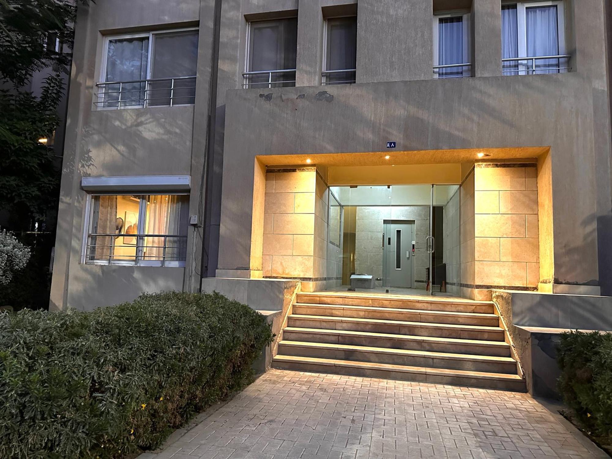 Rated 1bedroom In Karma Compound Sheikh Zayed - Only Families & Single Travelers Apartman